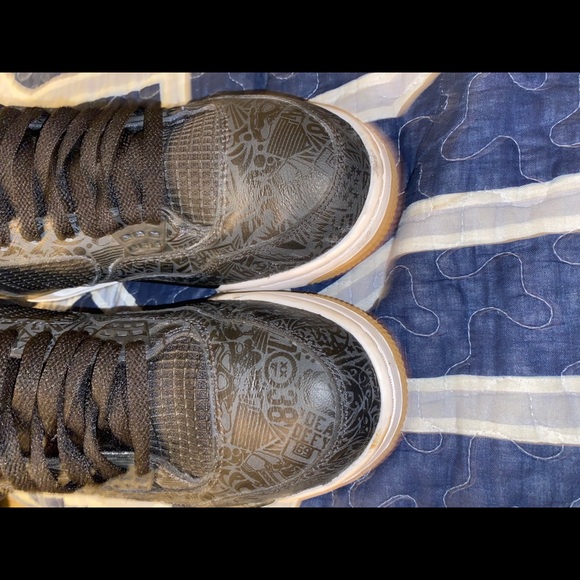 Jordan 4 - Picture 6 of 6